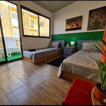 Room 6- Private Room With Private Terrace, Private Bathroom, Ac And Wifi Sliema Exterior photo
