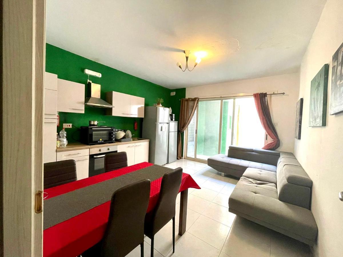 Room 6- Private Room With Private Terrace, Private Bathroom, Ac And Wifi Sliema Exterior photo