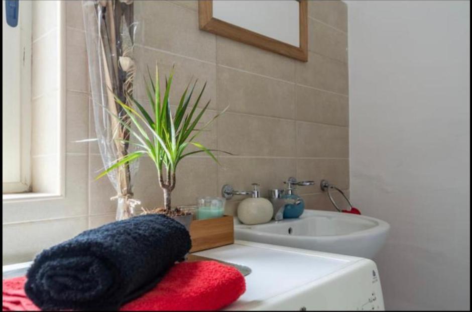 Room 6- Private Room With Private Terrace, Private Bathroom, Ac And Wifi Sliema Exterior photo